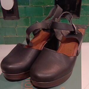 b.o.c. Black Mules with Closed Toe and Crisscross Straps